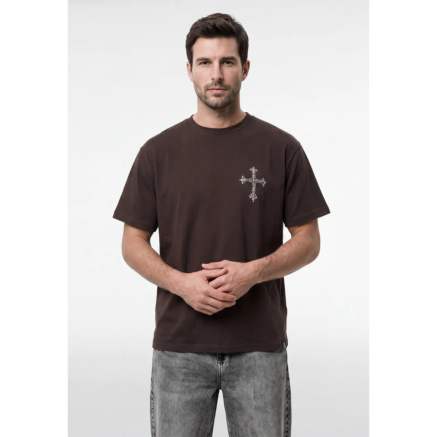 Polera Cruz Relaxed Hombre Café 1