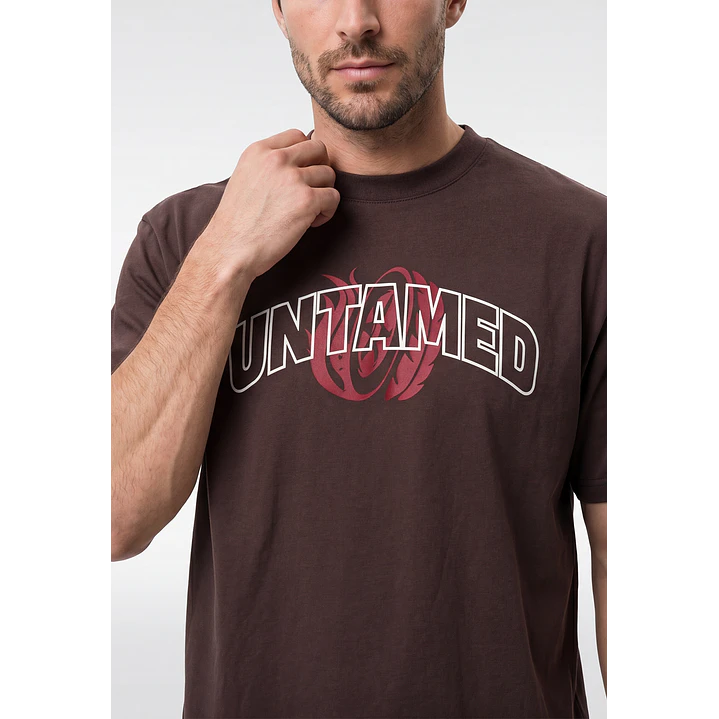 Polera Untamed Hombre Café 2