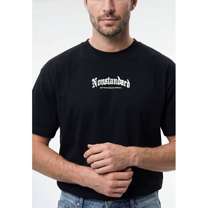 Polera Gothic Relaxed Hombre Negro 2