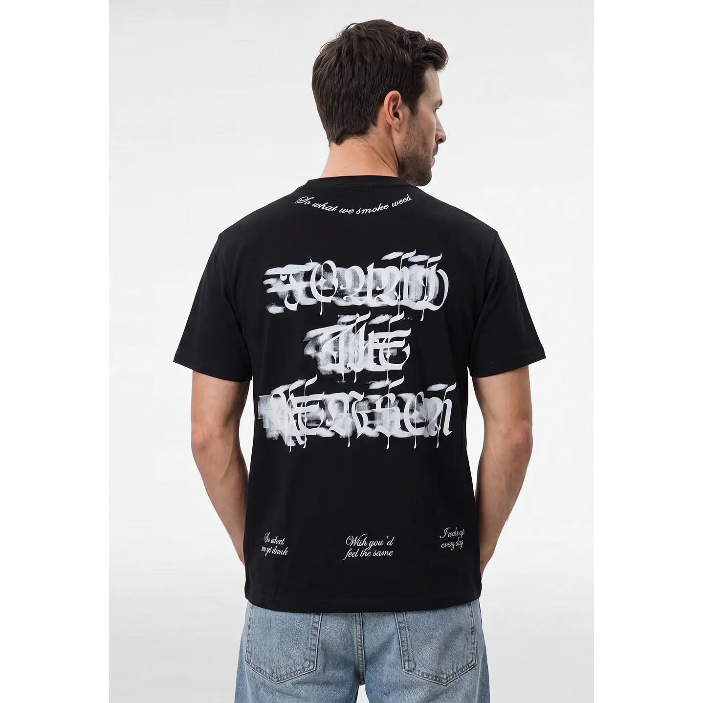 Polera Letras Relaxed Hombre Negro 2