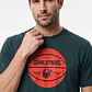Polera Relieve 3D Regular Hombre Verde - Miniatura 2