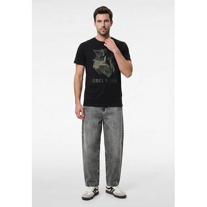Polera Relieve 3D Regular Hombre Negro 4