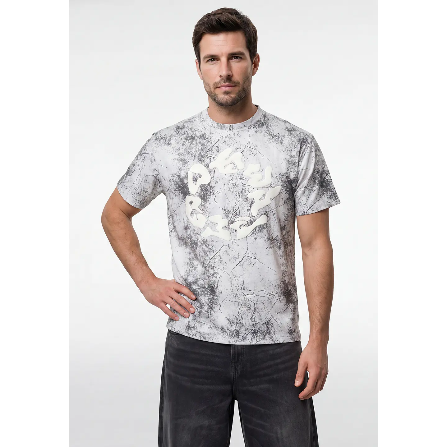 Polera Relieve 3D Relaxed Hombre Gris 1
