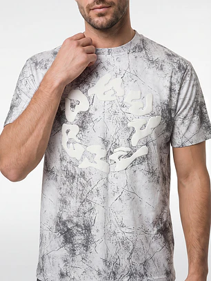 Polera Relieve 3D Relaxed Hombre Gris