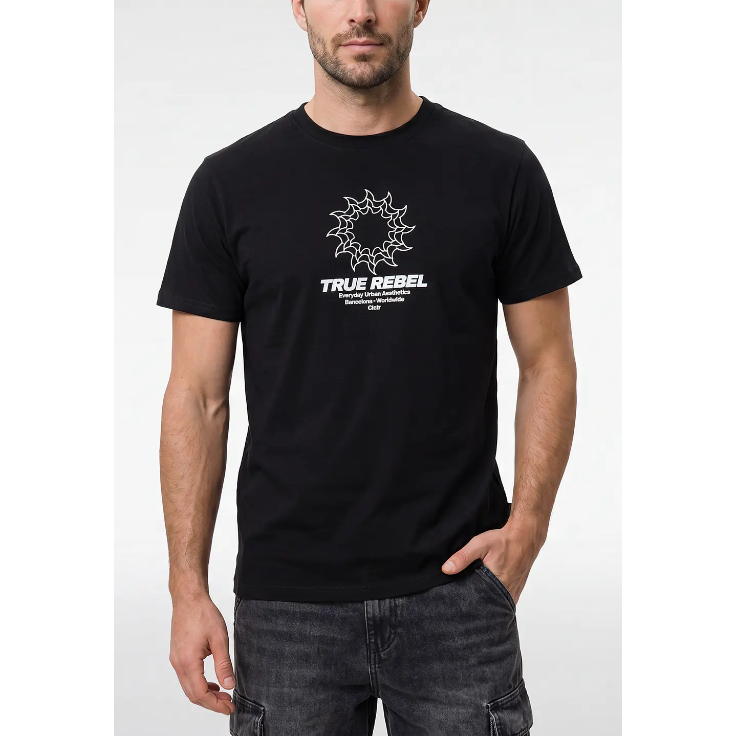 Polera Letras Relaxed Hombre Negro 2