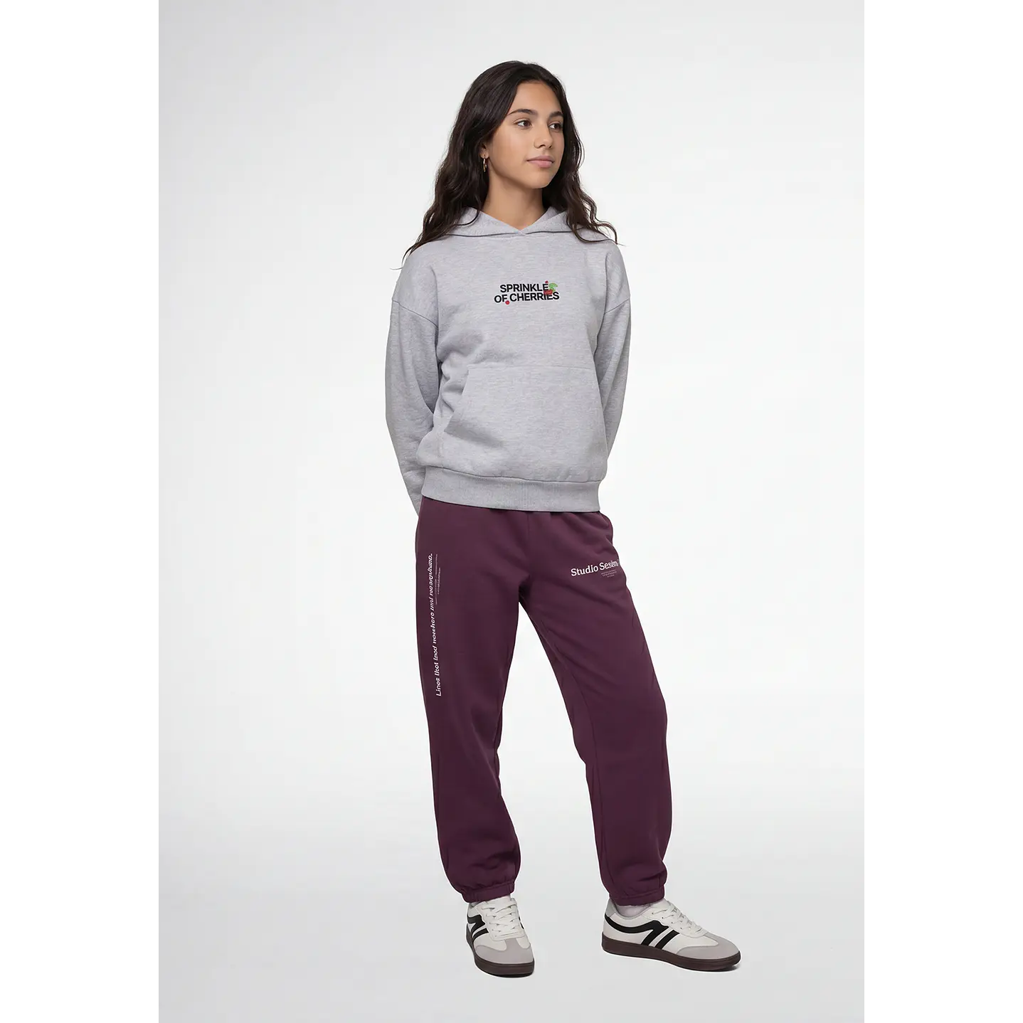 Buzo Letras Baggy Lola Morado 3