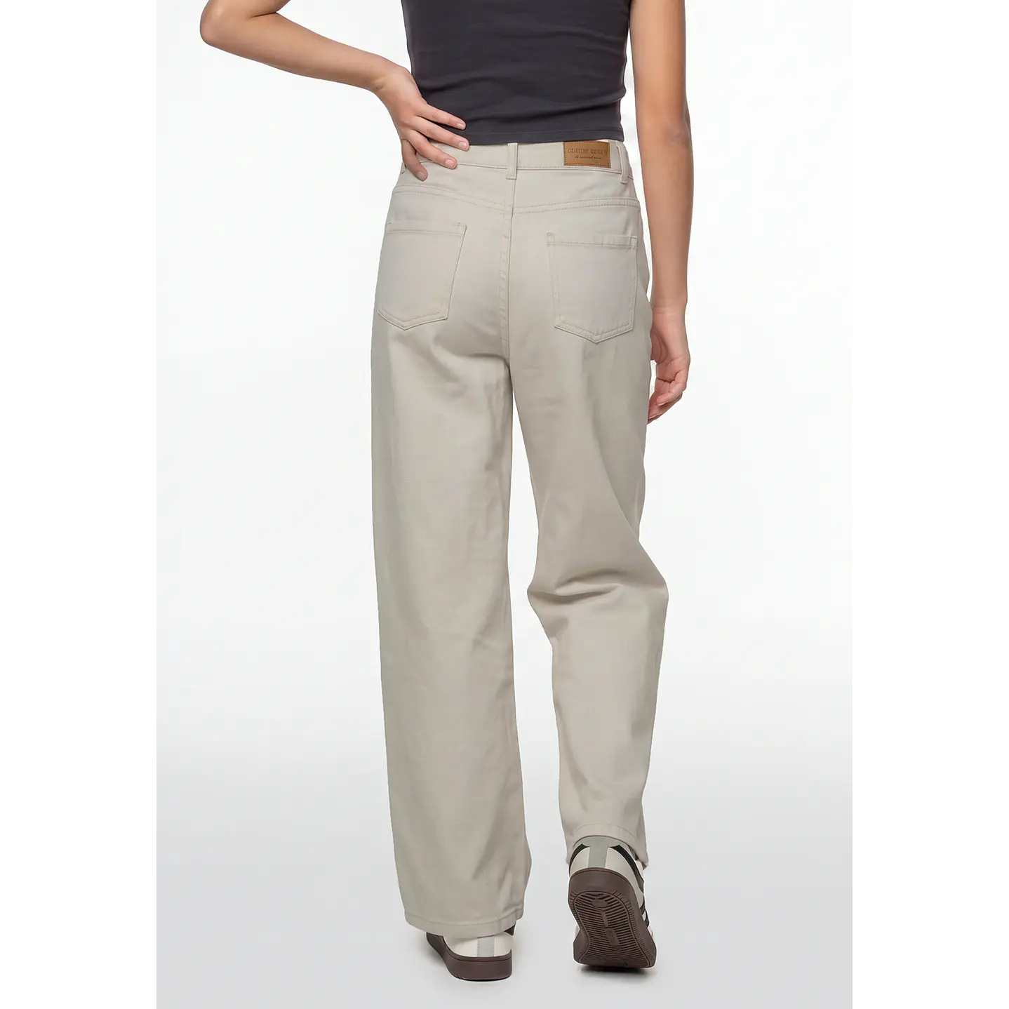 Pantalón Tachas Lola Crudo 2