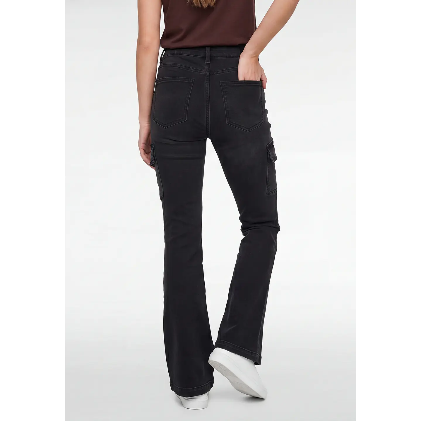 Jeans Cargo Flare Mujer Negro 2