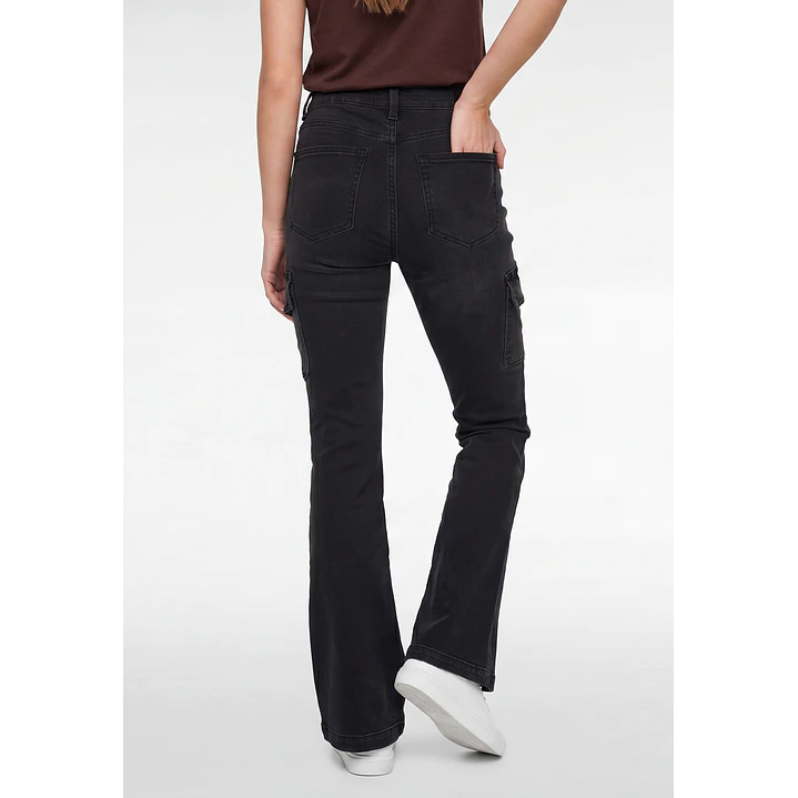 Jeans Cargo Flare Mujer Negro 2