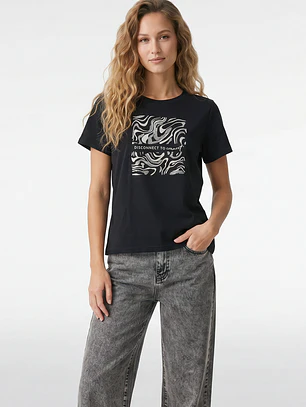 Polera Arte Mujer Negro