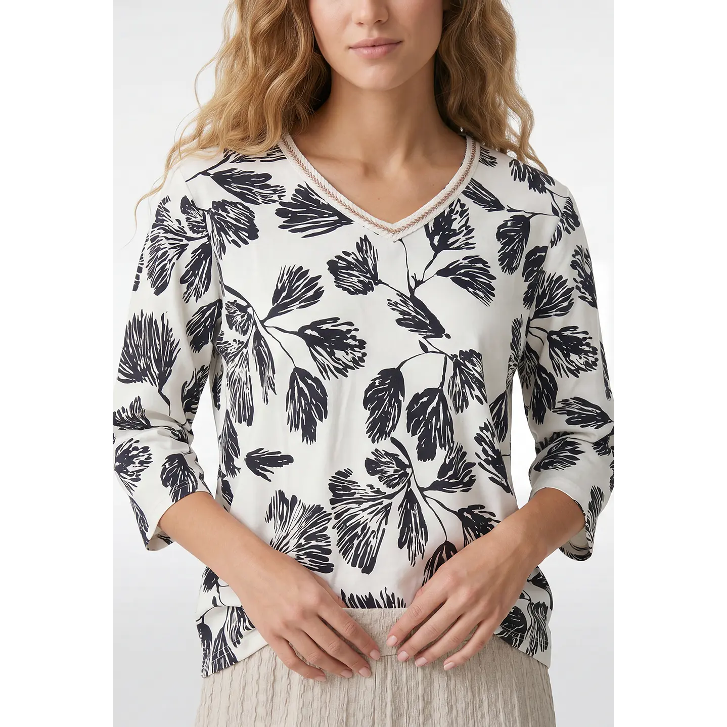Polera Flor Mujer Manga 3/4 Crudo 2
