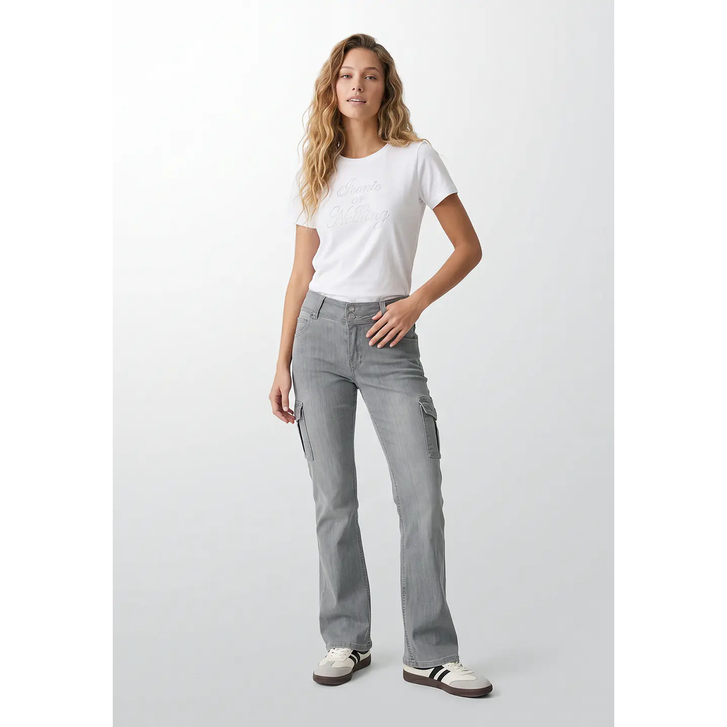 Jeans Tiro Bajo Flare Mujer Gris 4