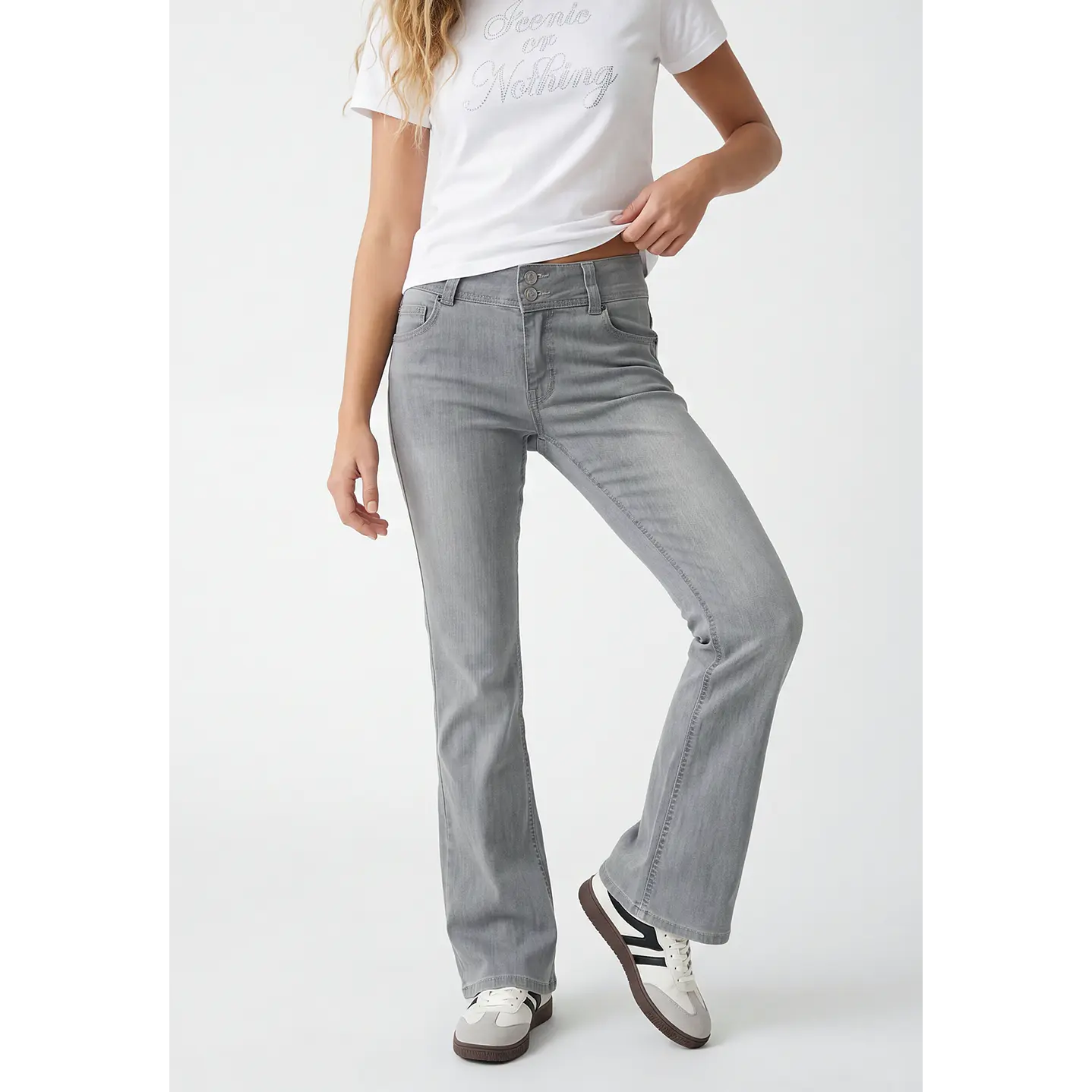 Jeans Tiro Bajo Flare Mujer Gris 1