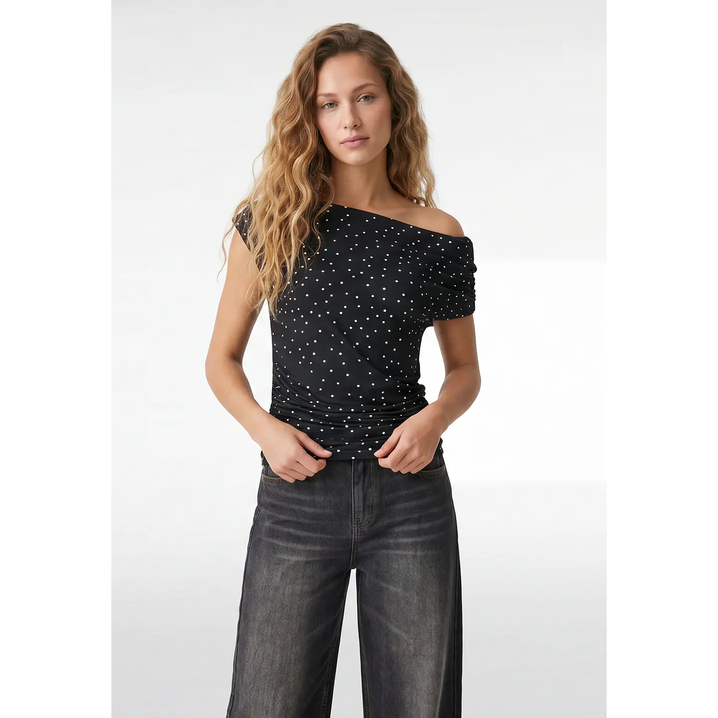 Polera Lunares Mujer Negro 1