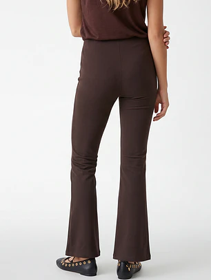 Calza Texturada Flare Mujer Café