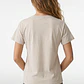 Polera Estampado Mujer Beige - Miniatura 3