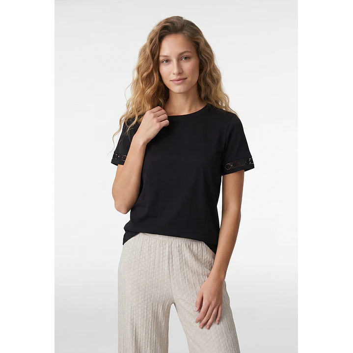 Polera Aplicación Mujer Negro 1