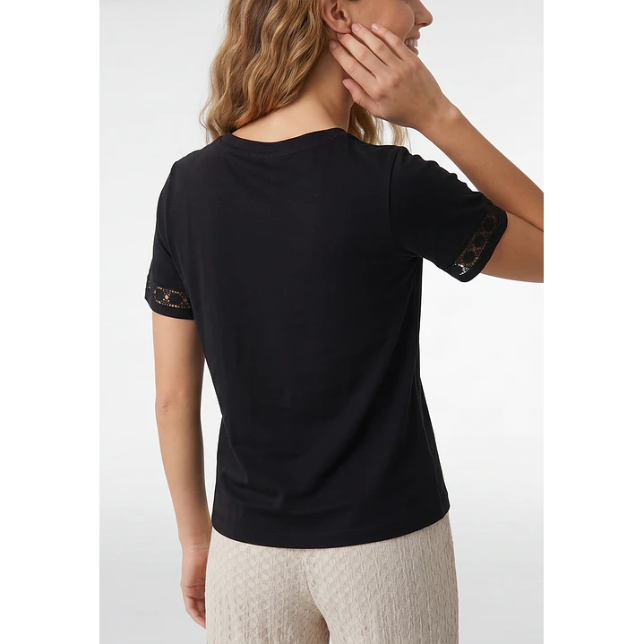 Polera Aplicación Mujer Negro 3