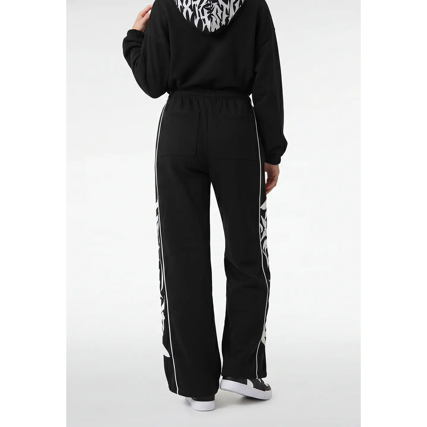 Buzo Gothic Mujer Negro 2