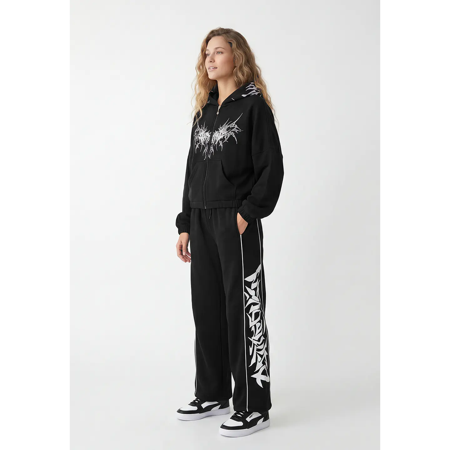 Buzo Gothic Mujer Negro 3