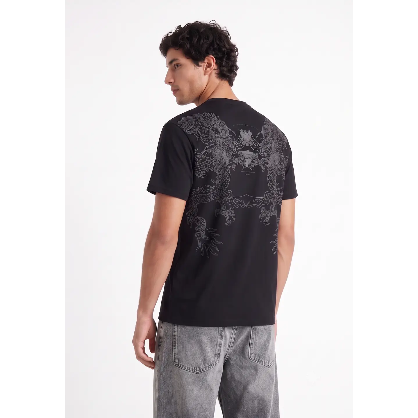 Polera Dragones Relaxed Hombre Negro 2