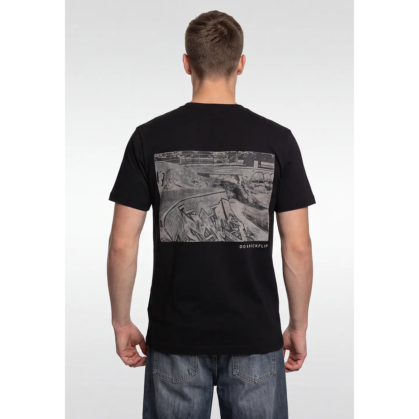 Polera Grind Regular Hombre Negro 2