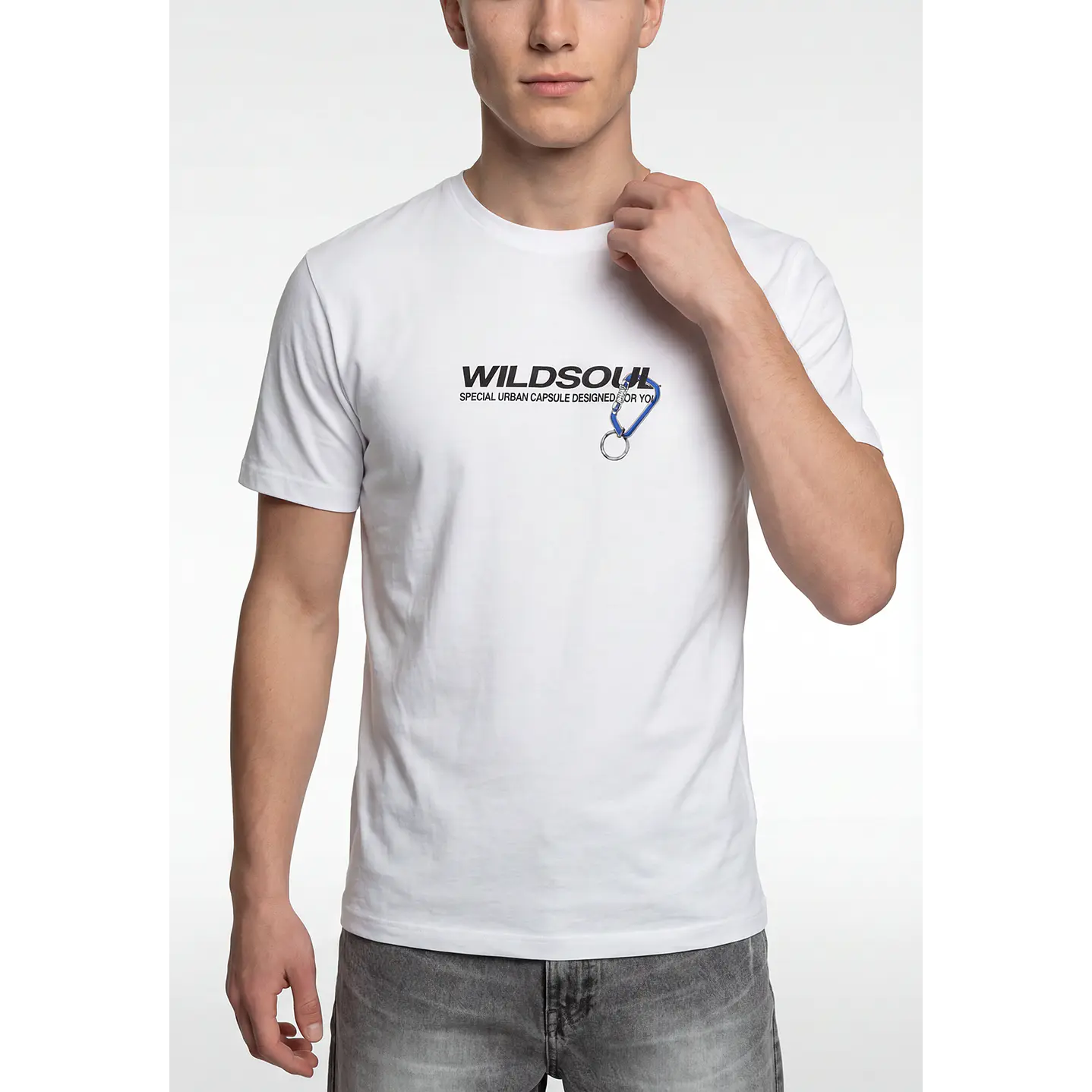 Polera Llavero Hombre Blanco 3