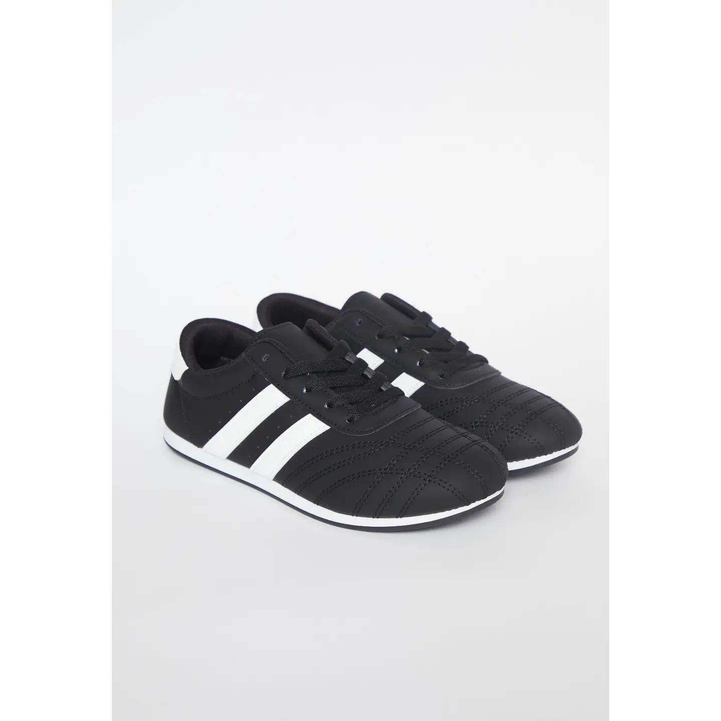 Zapatilla Urbana Mujer Negro 1