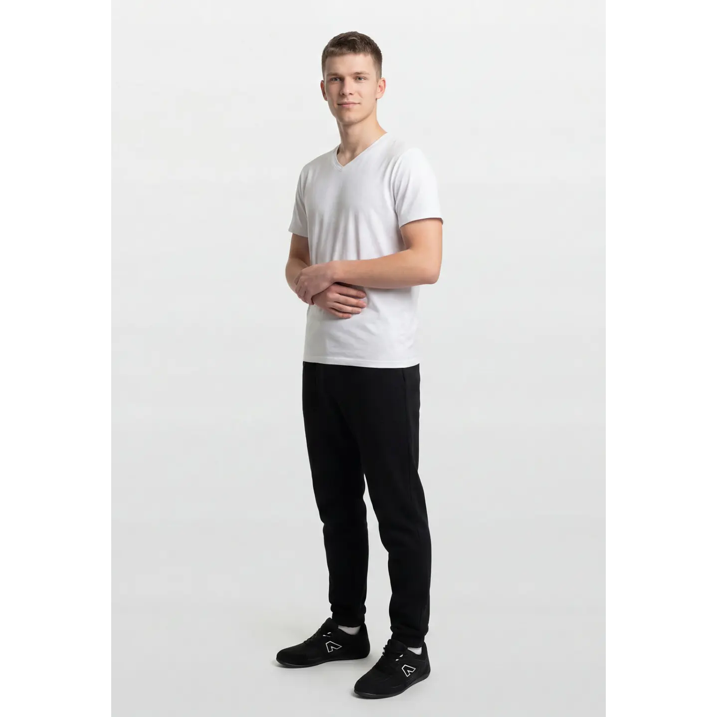 Buzo Básico Jogger Hombre Negro 4