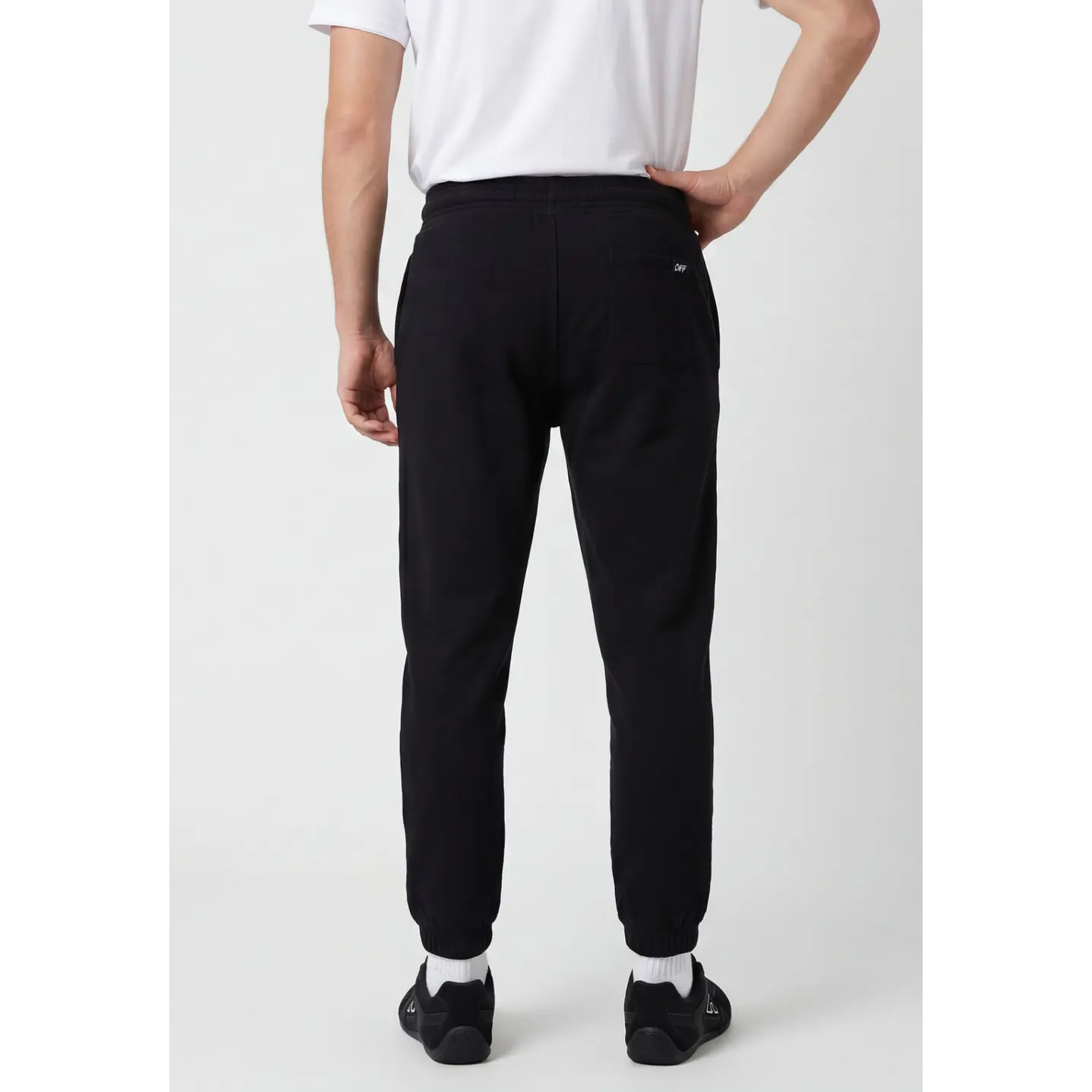 Buzo Básico Jogger Hombre Negro 2