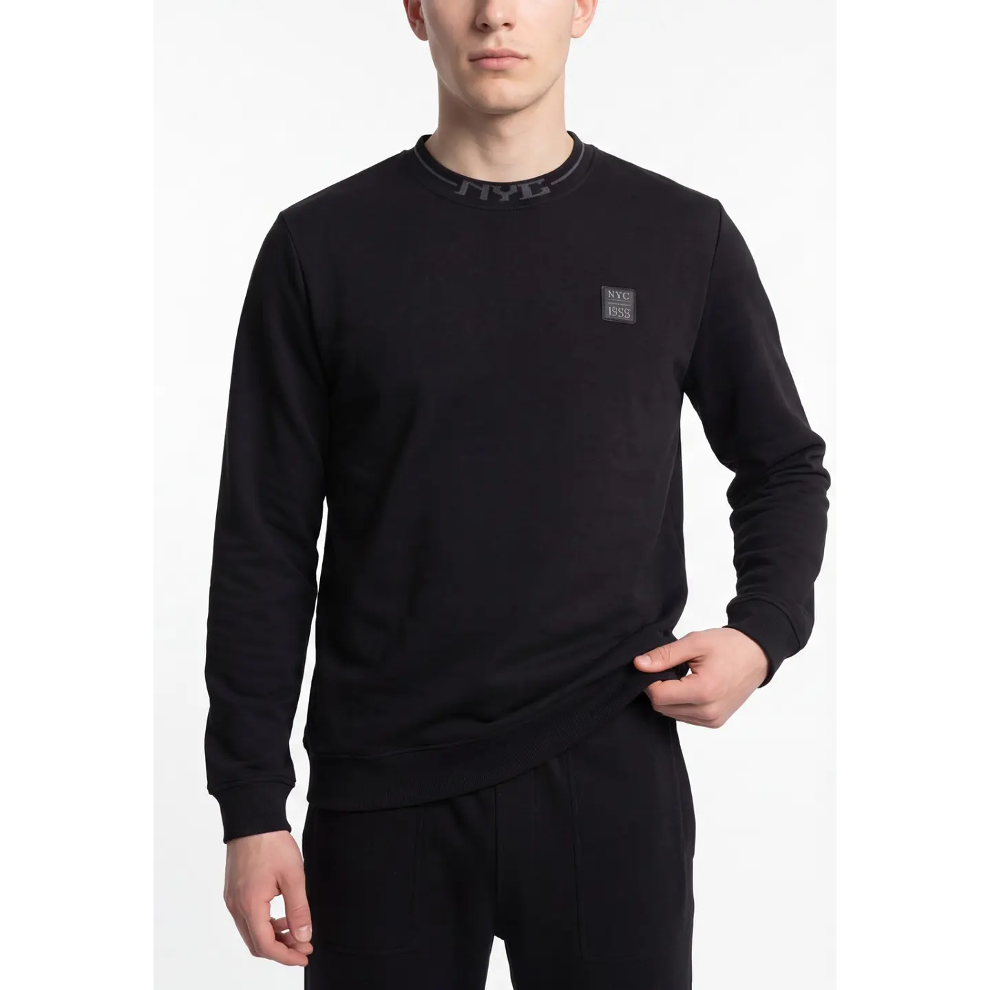 Polerón Elasticado Hombre Negro 4