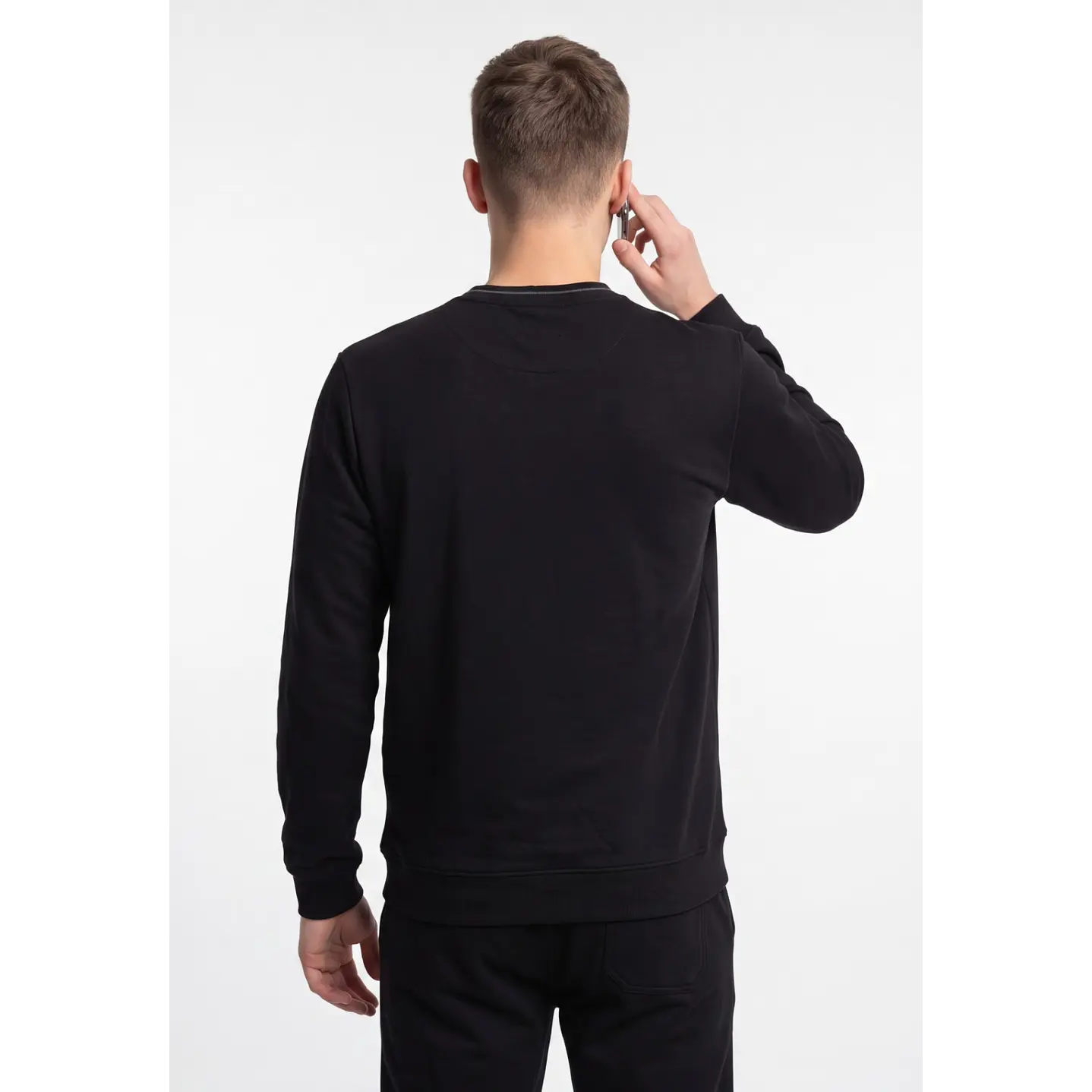 Polerón Elasticado Hombre Negro 2