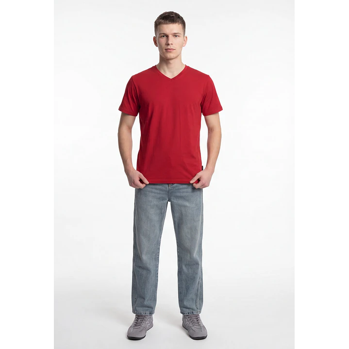 Polera Básica Cuello V Hombre Rojo 3
