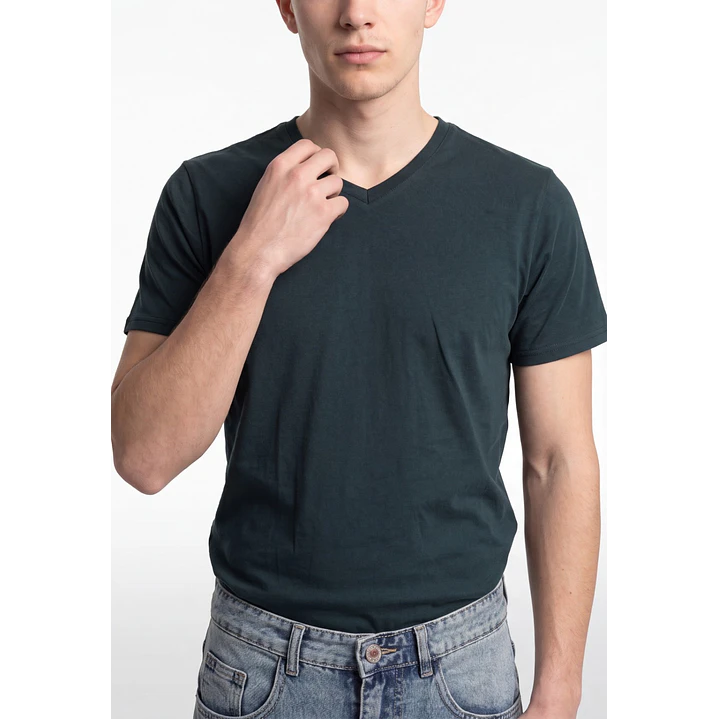 Polera Básica Cuello V Hombre Verde 4