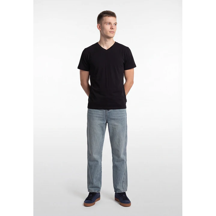 Polera Básica Cuello V Hombre Negro 3