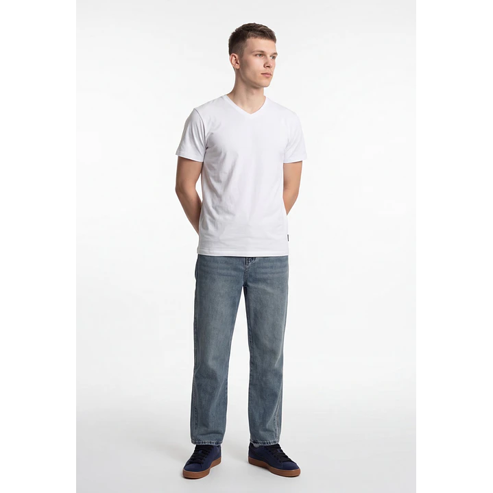 Polera Básica Cuello V Hombre Blanco 3