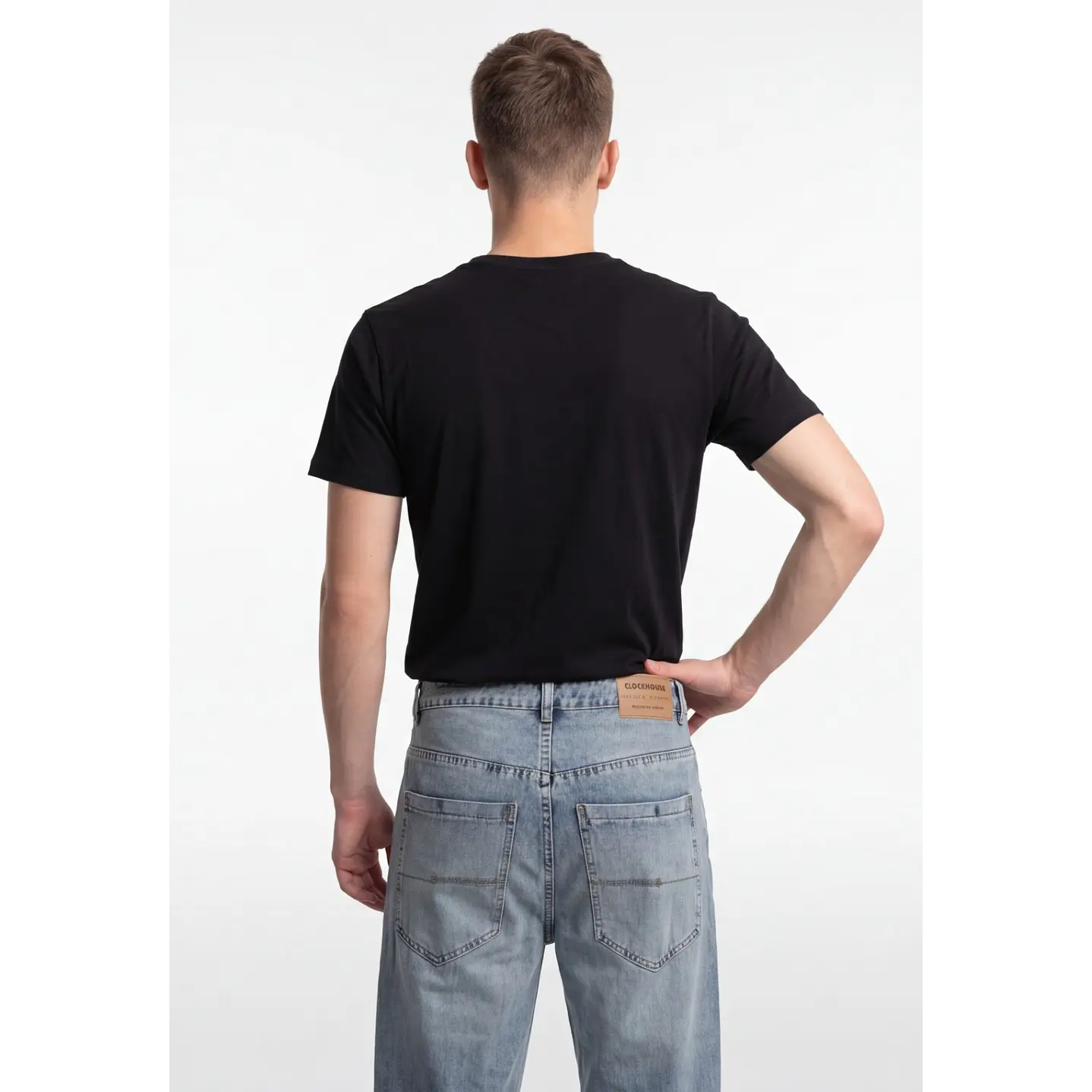 Polera Básica Cuello V Hombre Negro 2
