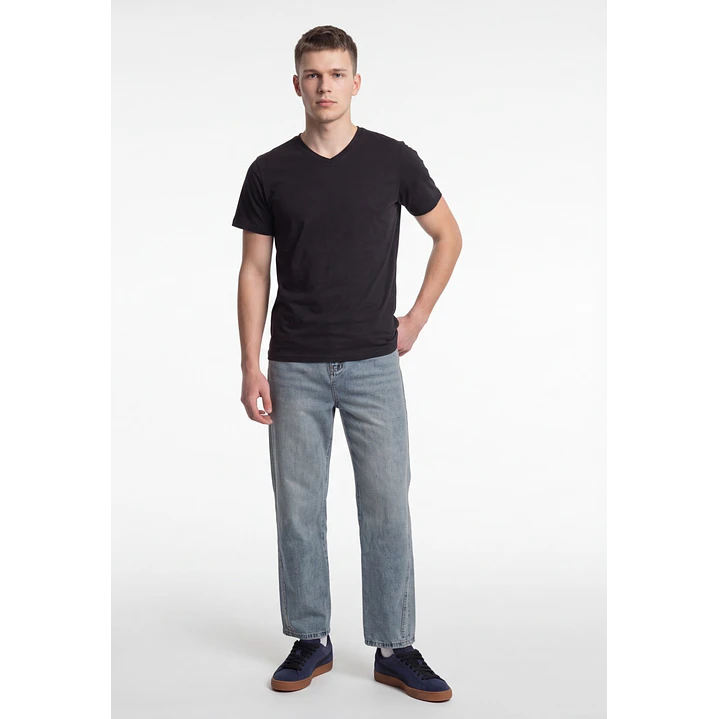 Polera Básica Cuello V Hombre Gris 3