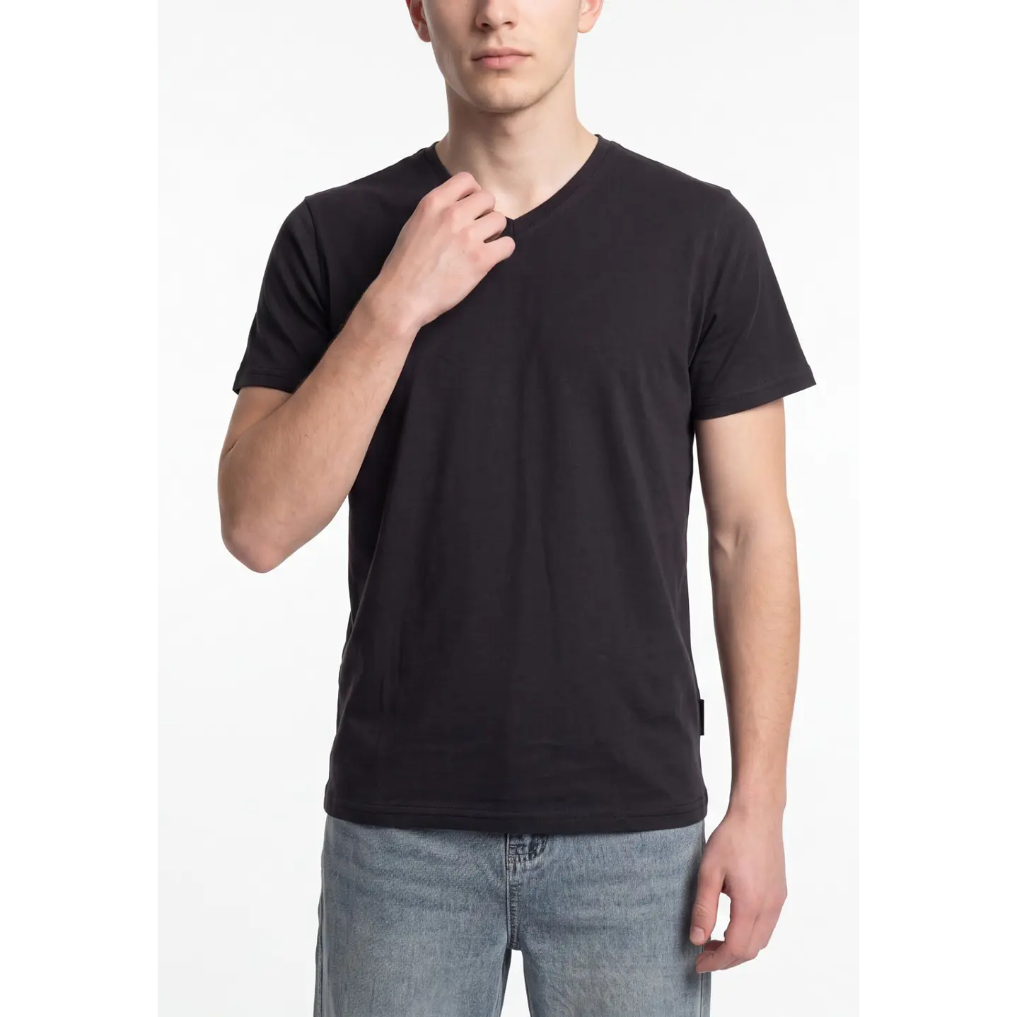 Polera Básica Cuello V Hombre Gris 4