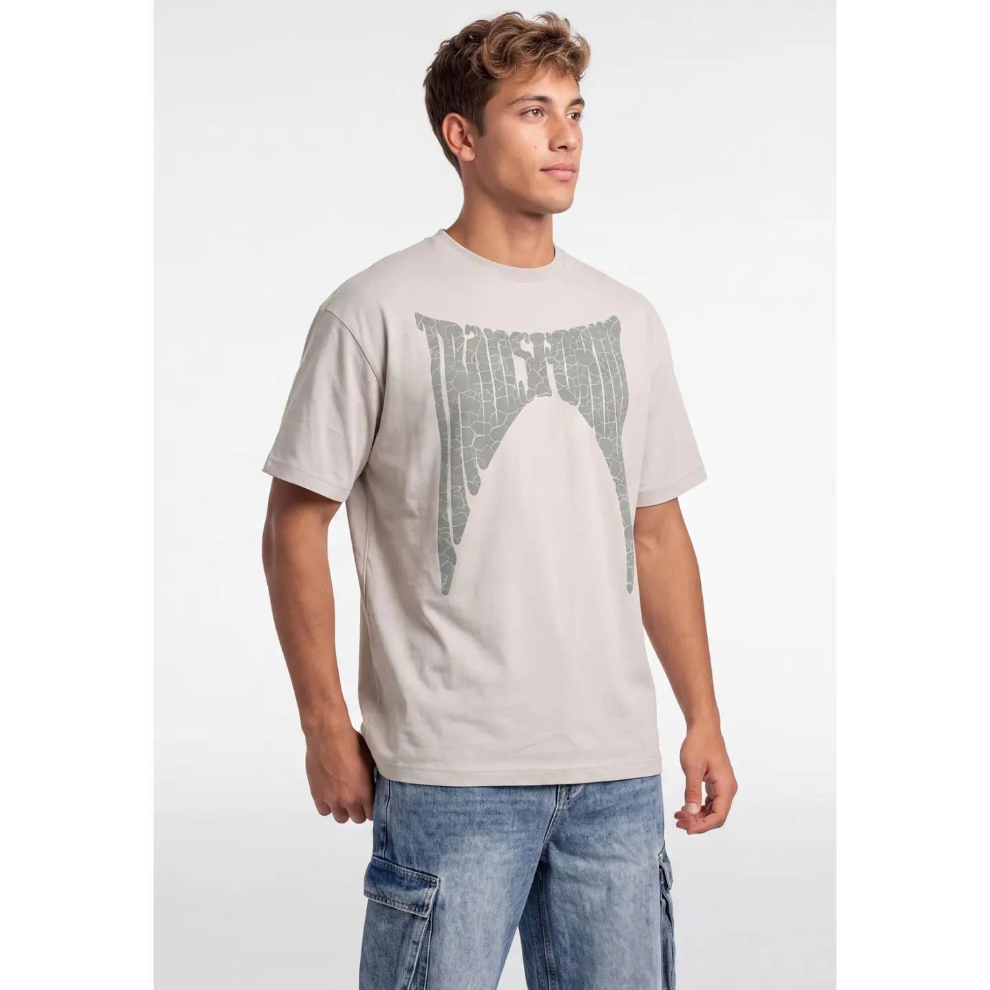 Polera 3D Death Hombre Beige 4