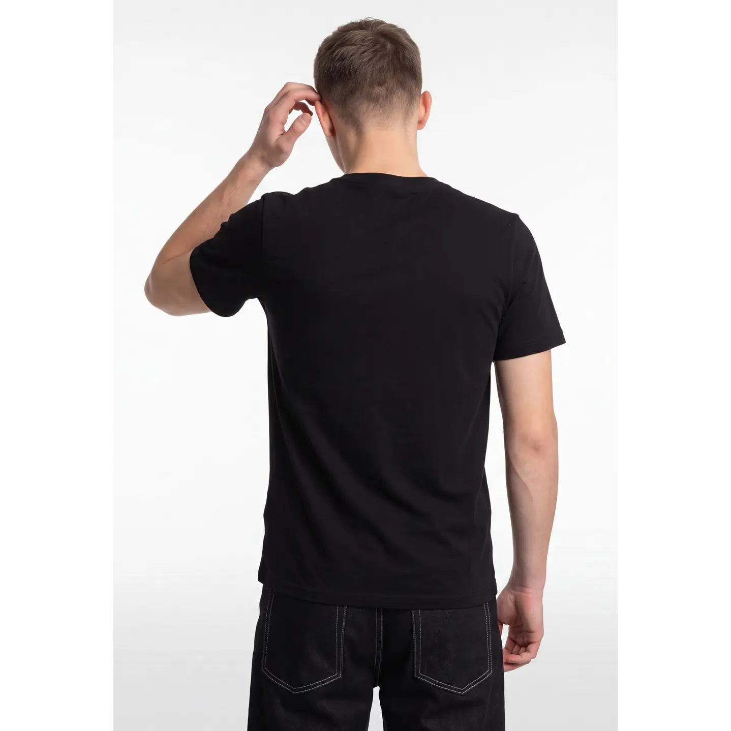 Polera Nyc Slim Fit Hombre Negro 2