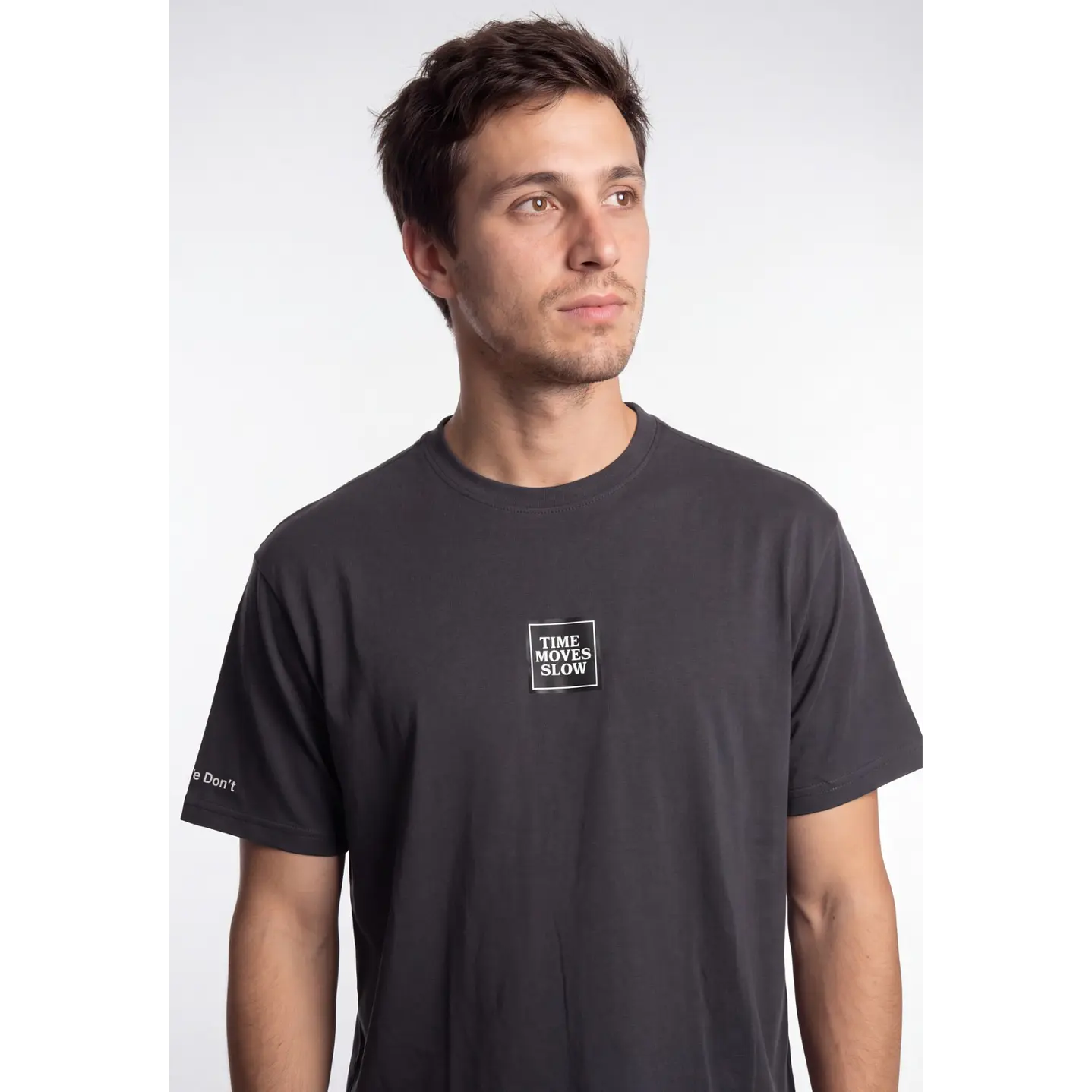 Polera Básica Hombre Gris 4