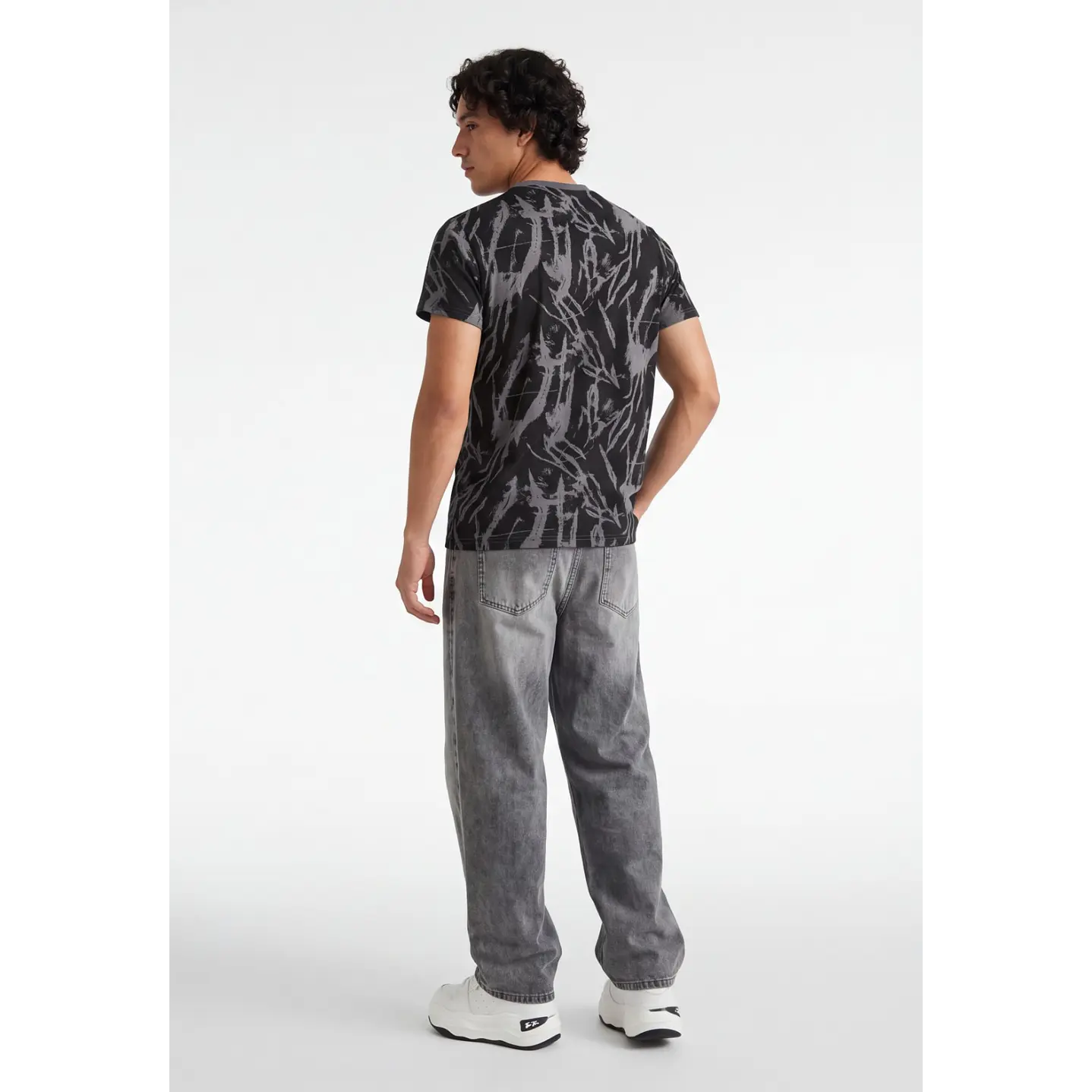 Polera Focused Hombre Negro 2