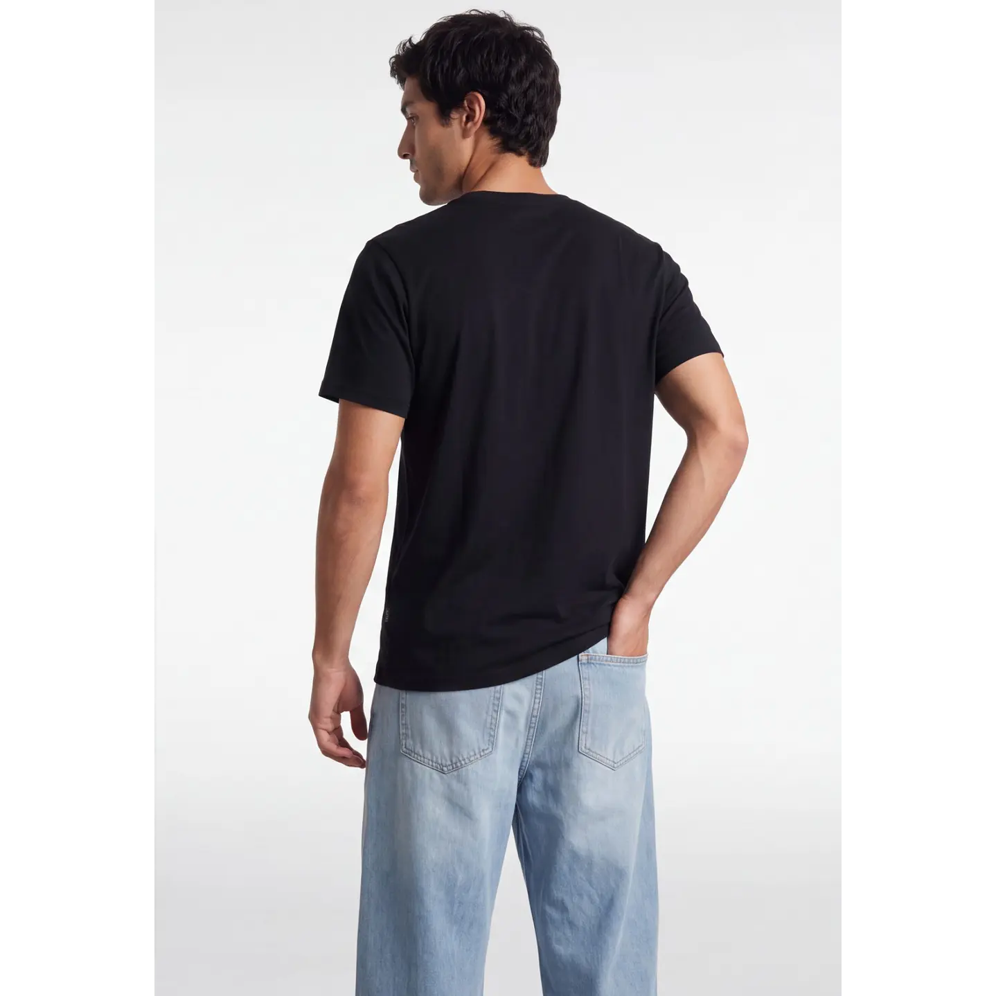Polera Eternal Hombre Negro 2