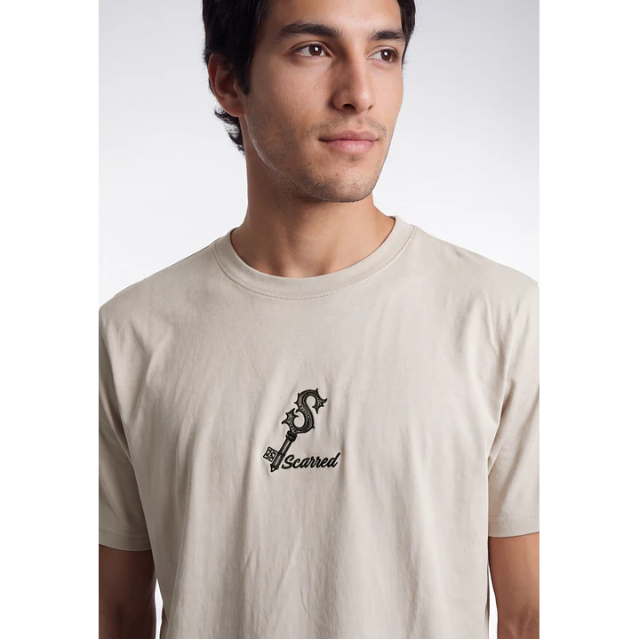 Polera Scarred Hombre Beige 4