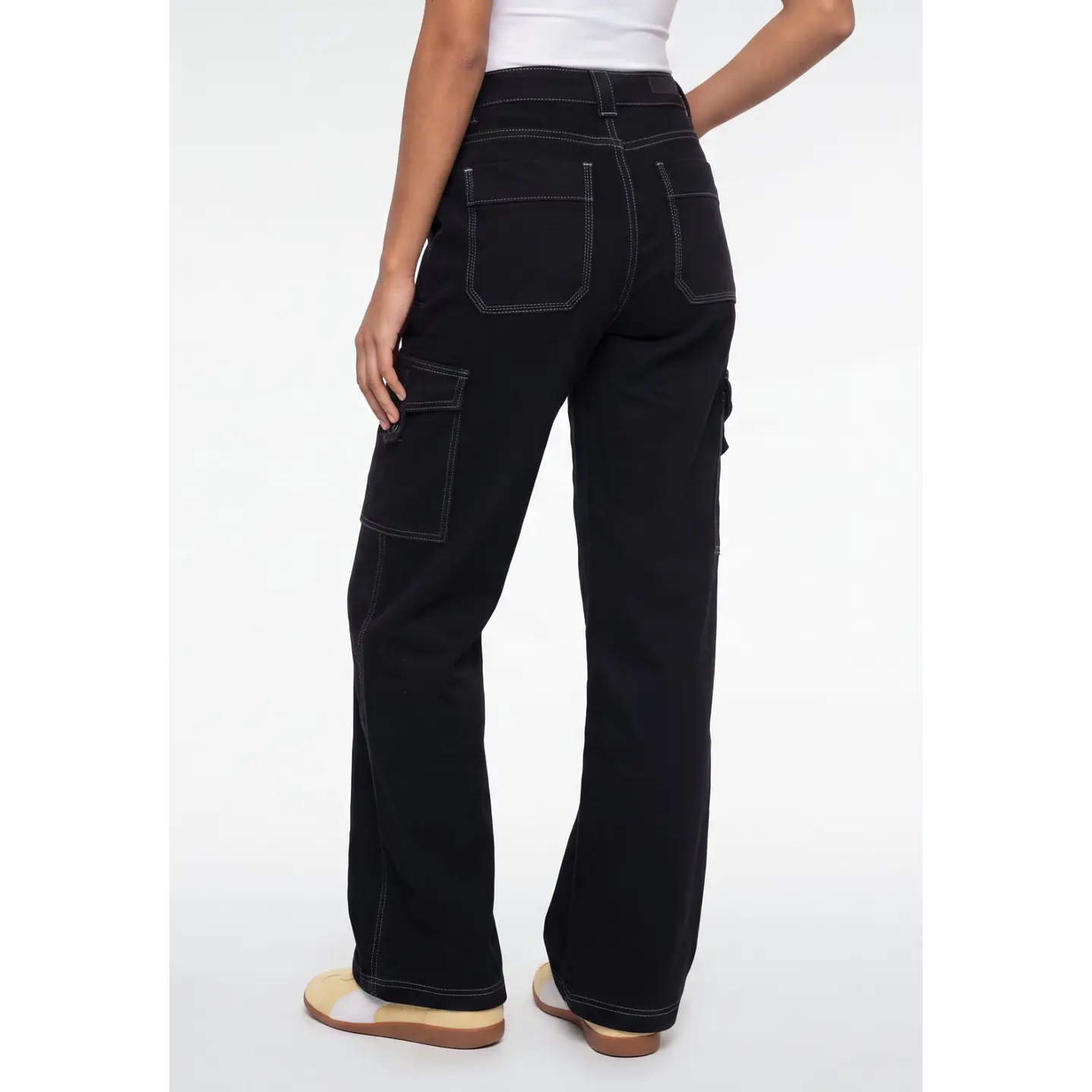 Jeans Contraste Cargo Mujer Negro 2