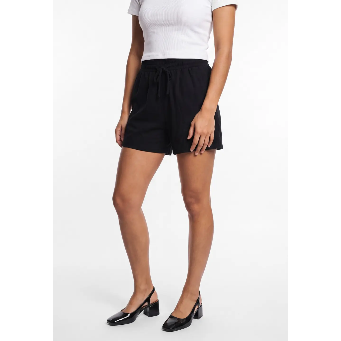 Short Lino Mujer Negro 1