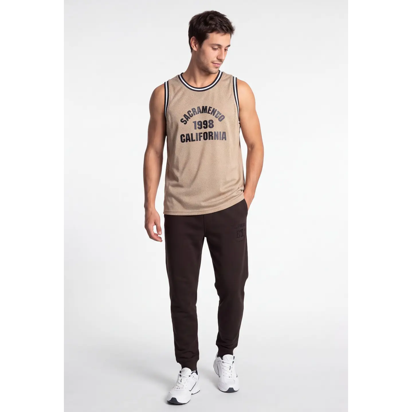 Buzo Jogger Hombre Café 3