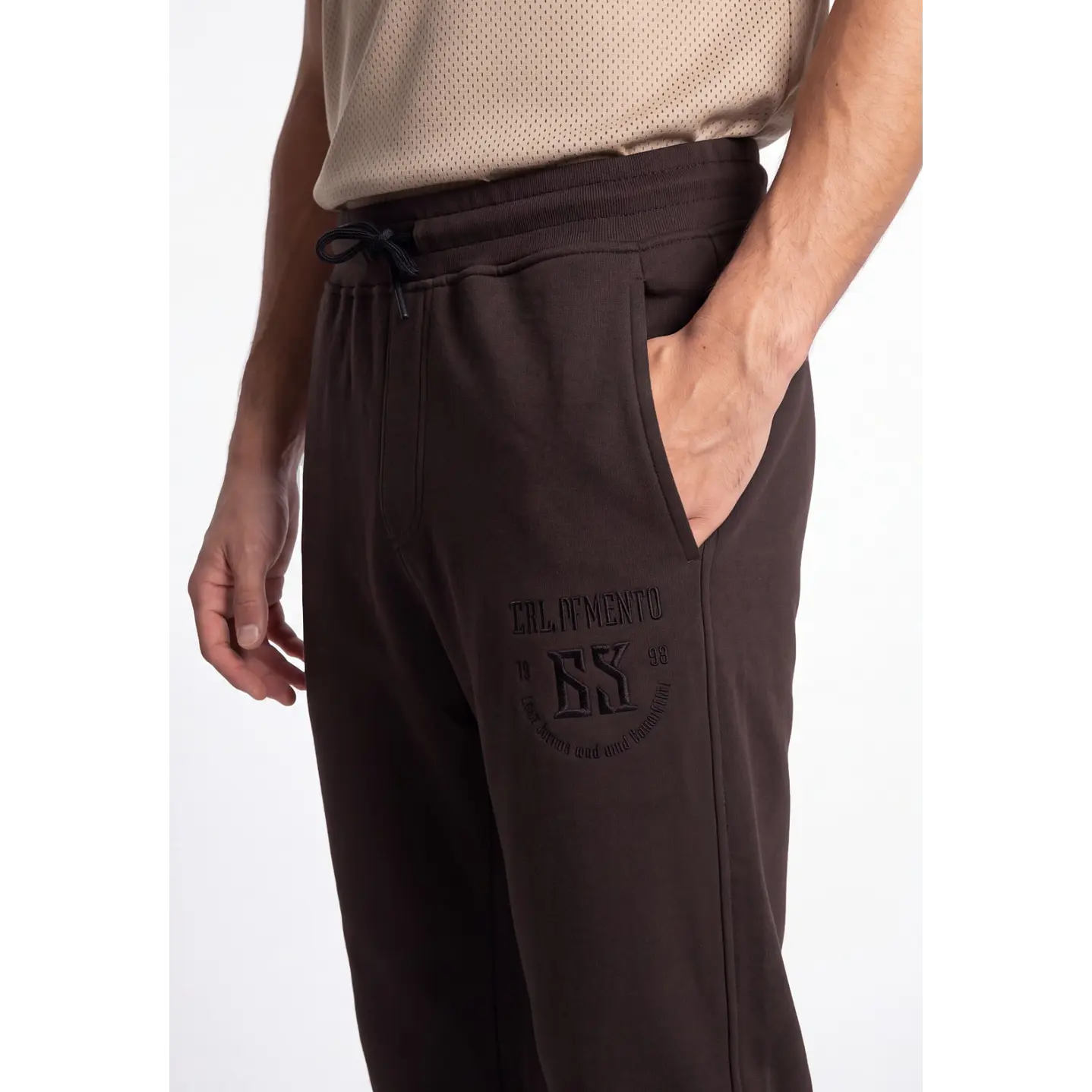 Buzo Jogger Hombre Café 4