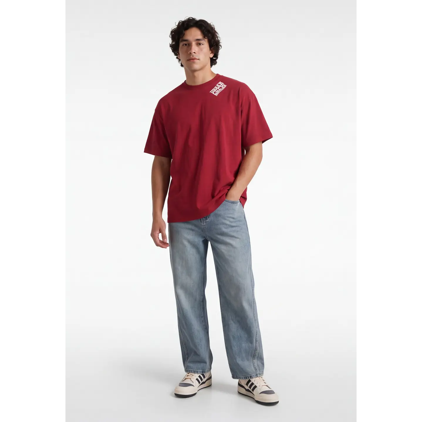 Polera Relieve 3D Relaxed Hombre Rojo 3